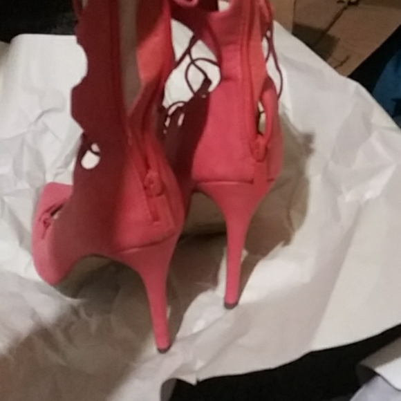 Shoes - Picture 3 of 6